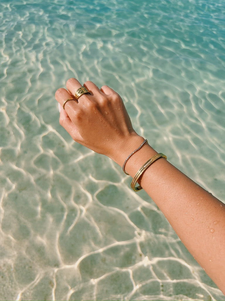 BEACH & GYM FRIENDLY