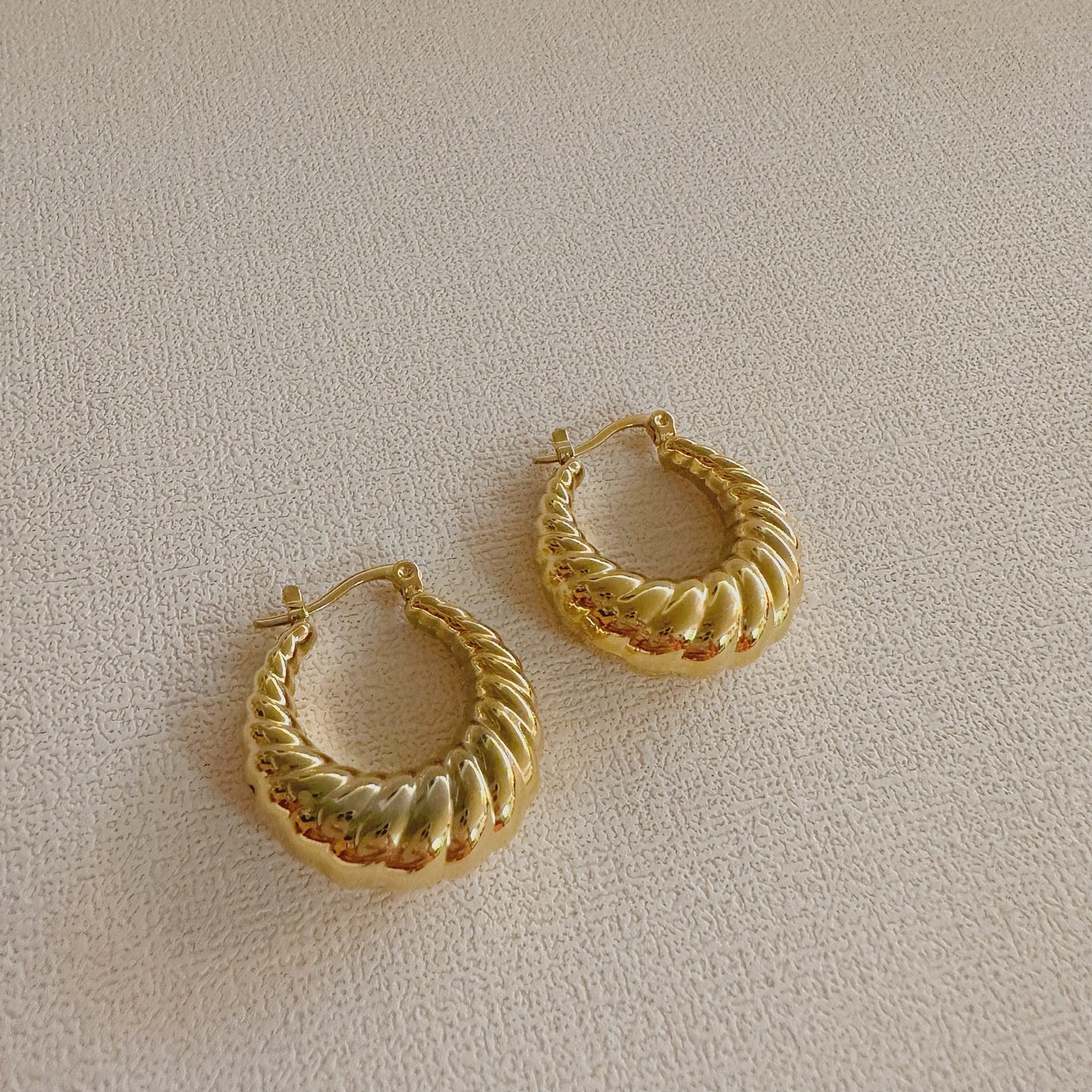 The Luca Hoops