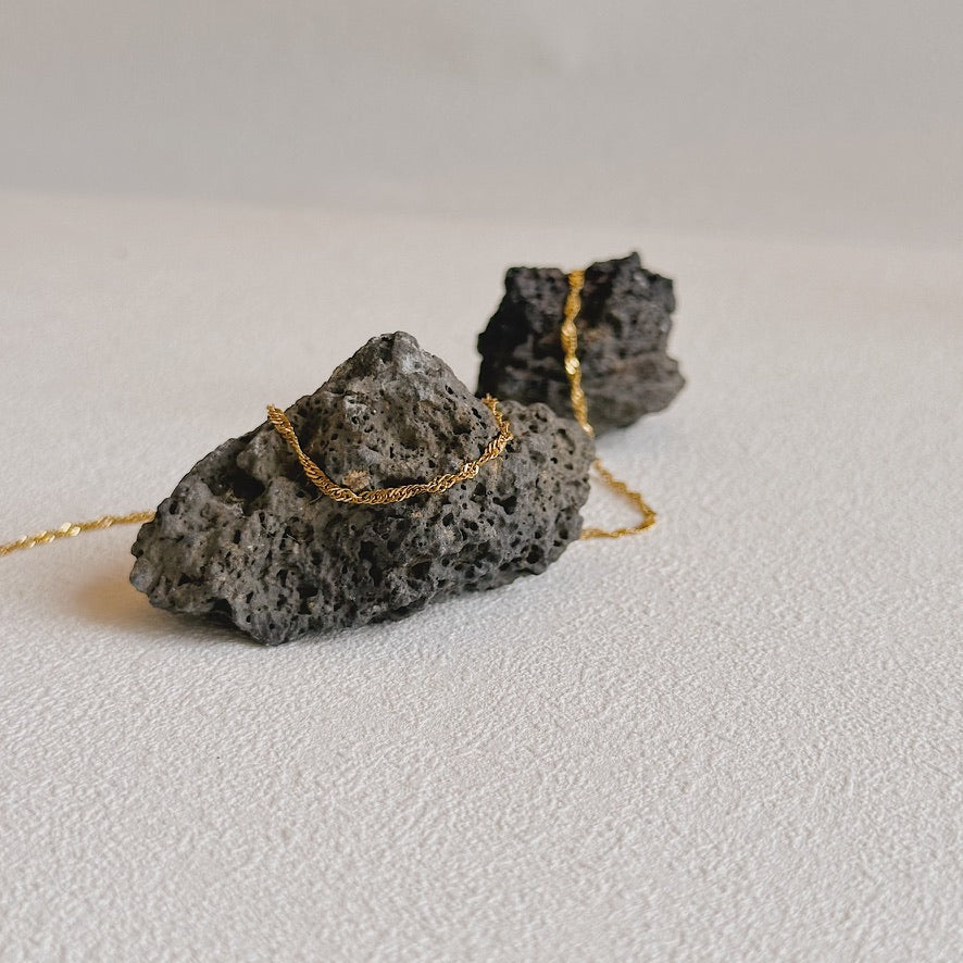 The Auri & Bos Necklace Set