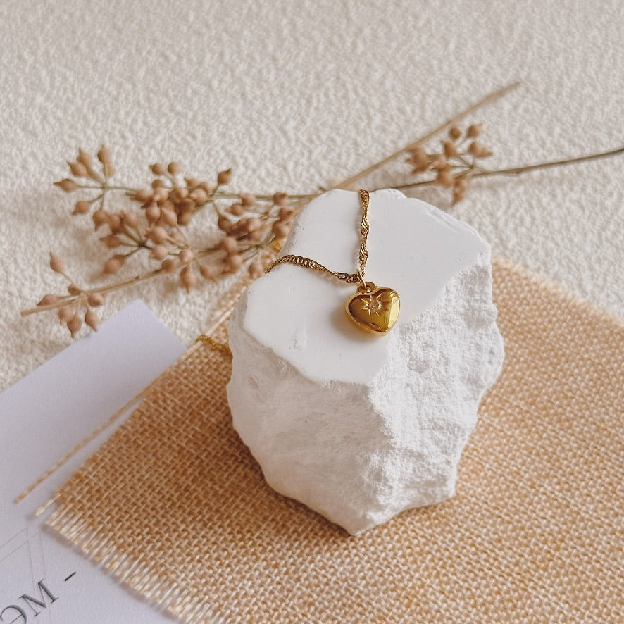 The Claudia Necklace