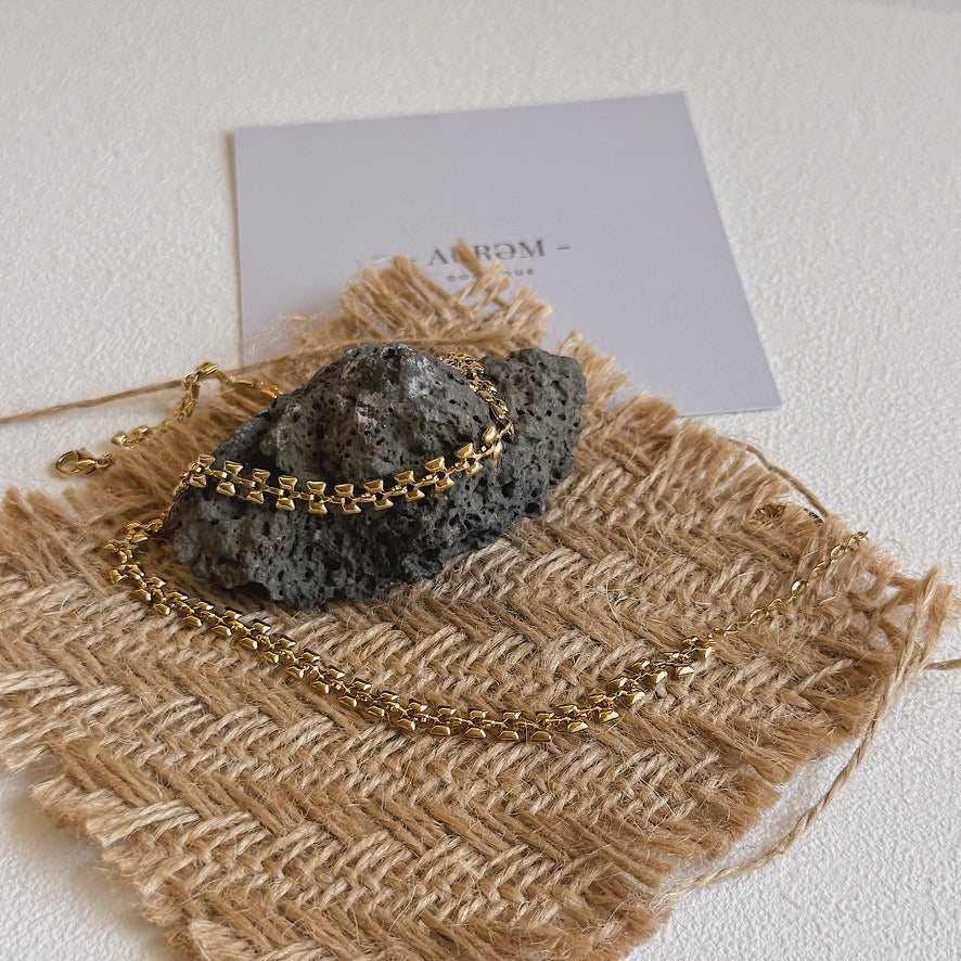 The Auri Choker